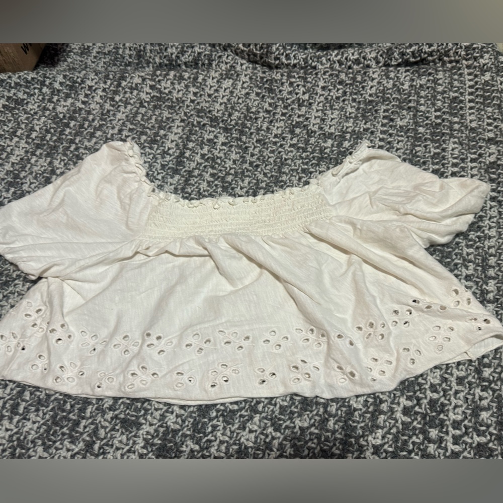 American eagle White floral blouse
